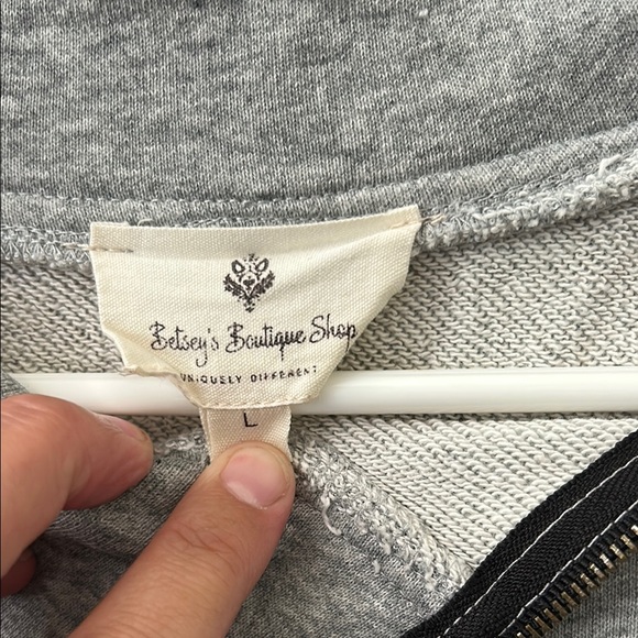 Gray Sweatshirt with Collar Detail - Picture 6 of 7